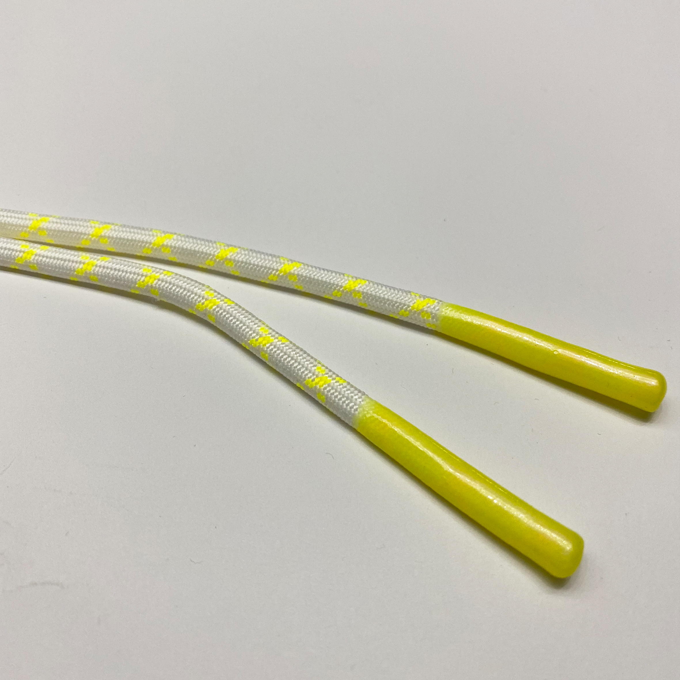 NEON-SVETLECA-PERTLA.jpg