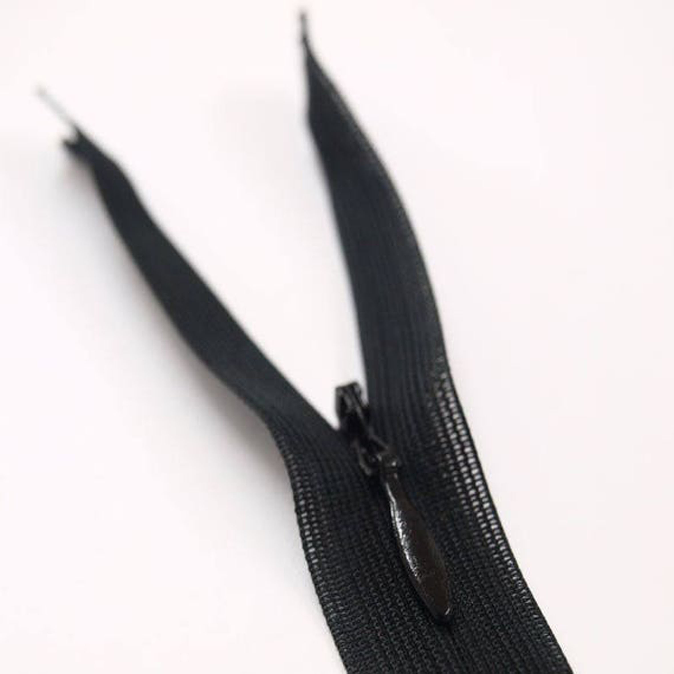 INVISIBLE-ZIPPER-SAX-BLACK.jpg