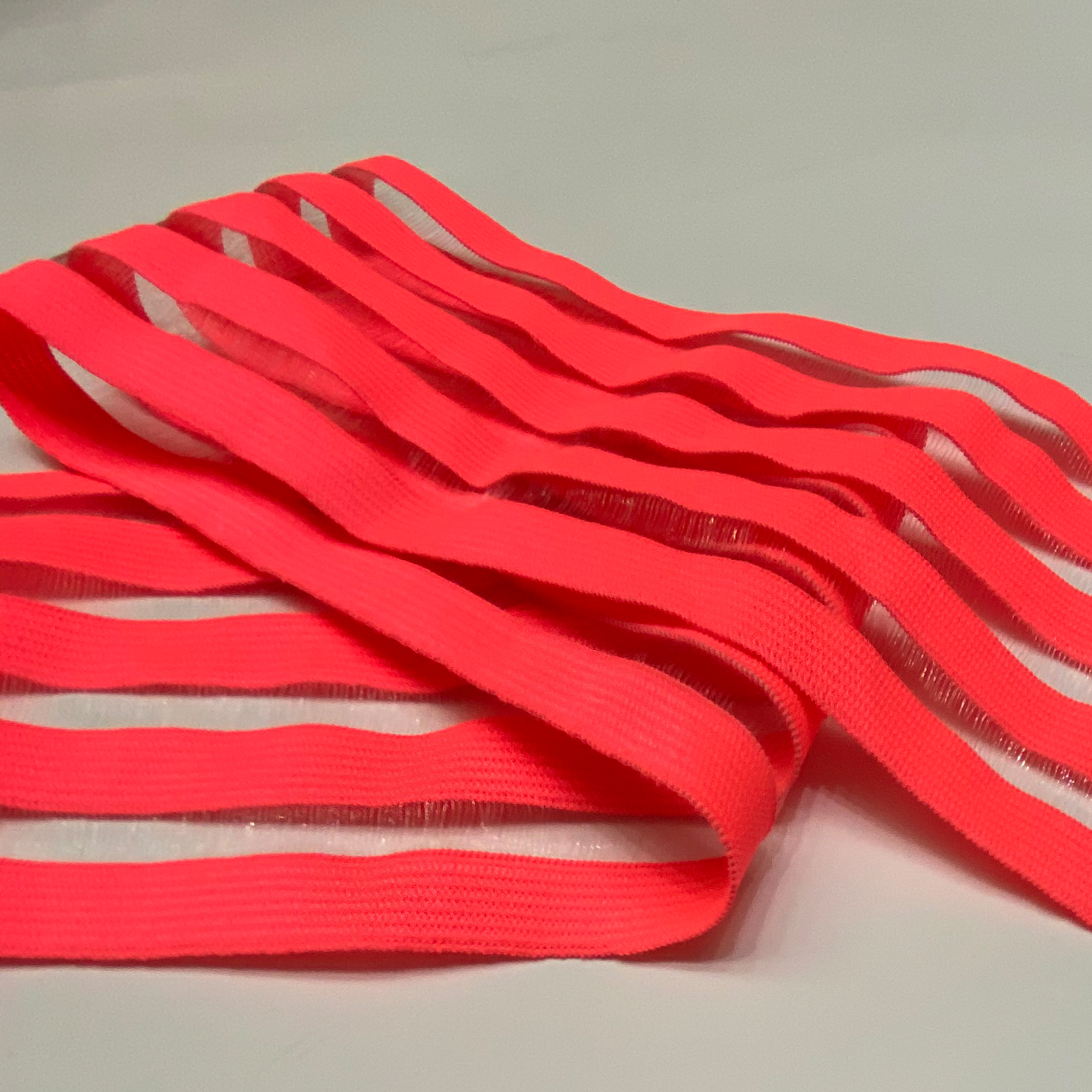 neon-narandzasti-lastis.jpg