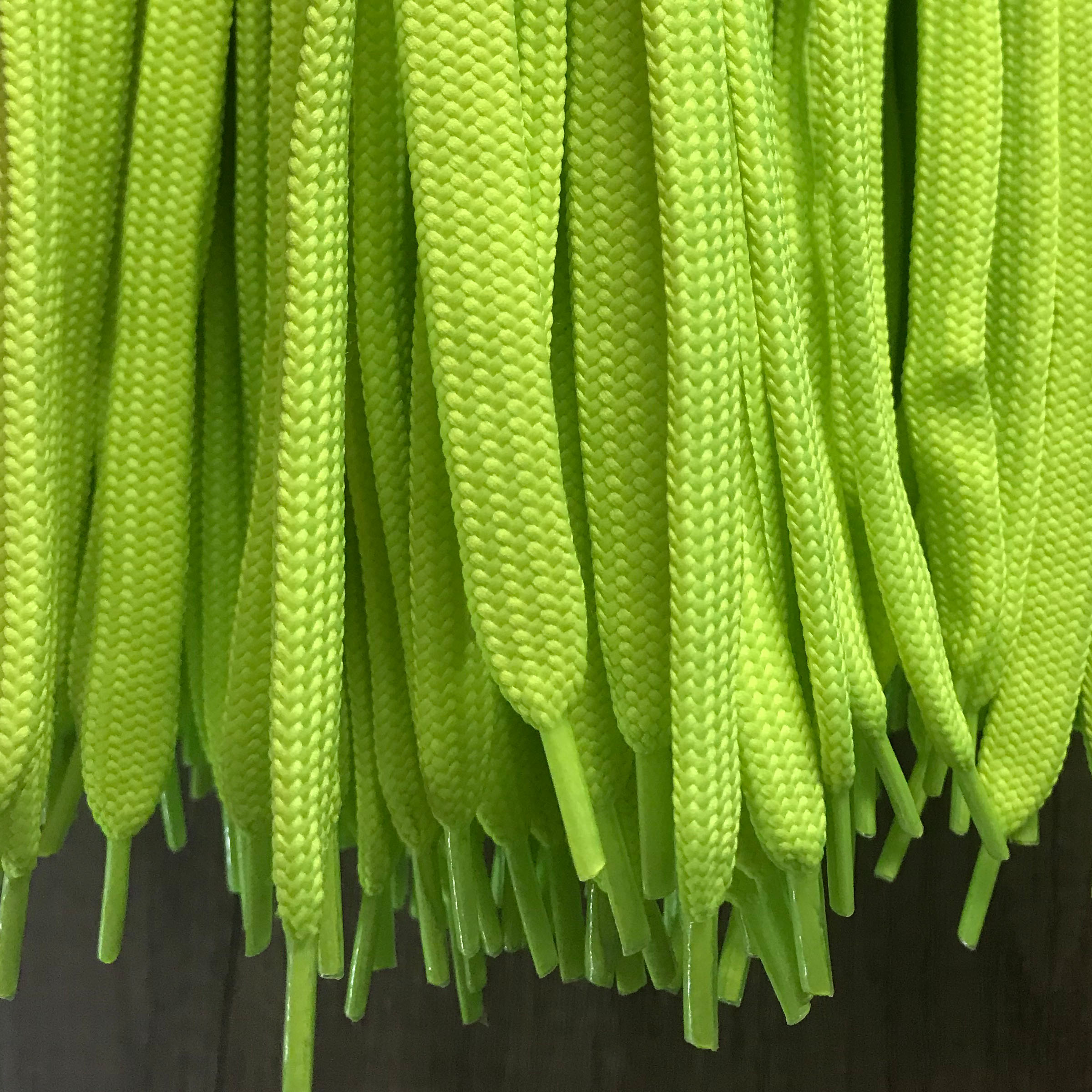 neon-zute-pertle.jpg